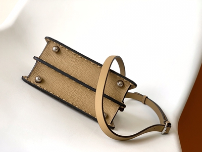 フェンディバッグ内部構造